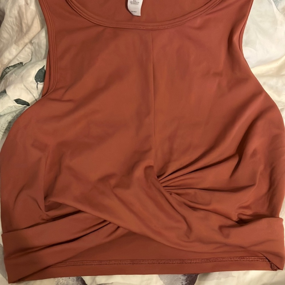 Twist bottom yoga crop top